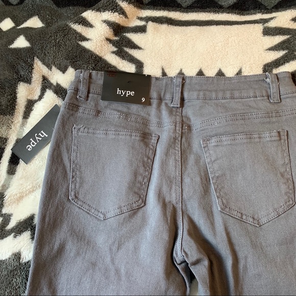 🆕 Hype Gray Distressed Skinny Jeans Size: 9 - Picture 2 of 8